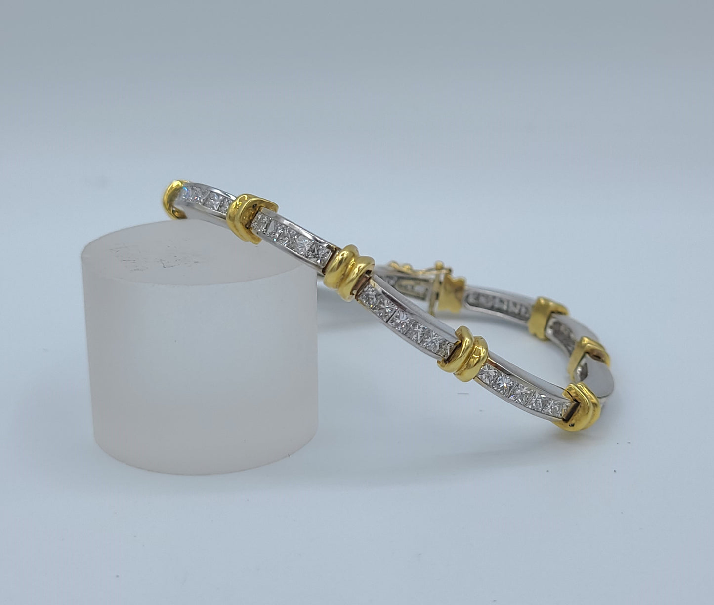 14k White and Yellow Gold Diamond Tennis Bracelet 6.65cttw.