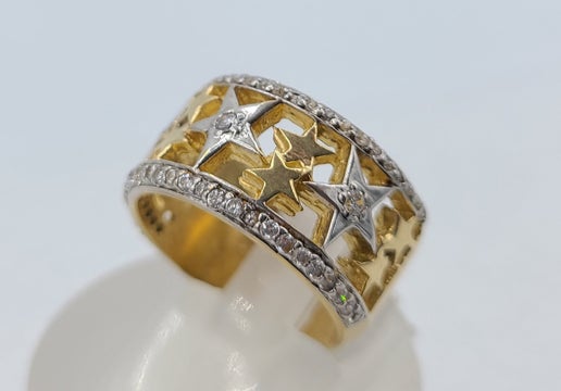 10k White and Yellow and Cubic Zirconia Band