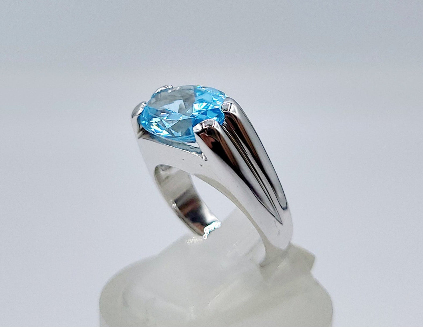 Sterling Silver Blue Topaz Ring