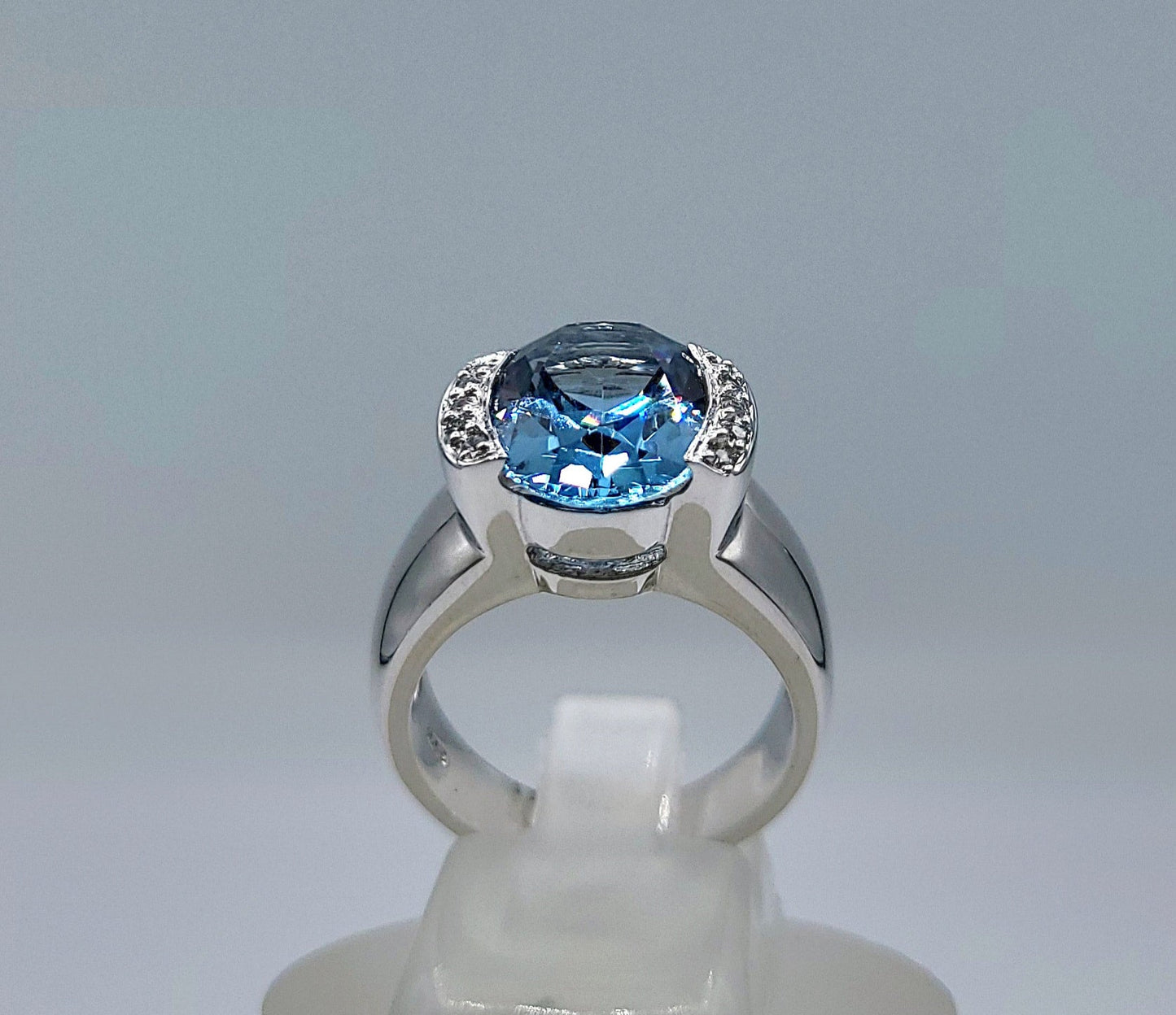 Sterling Silver Genuine Blue Topaz Stone Ring