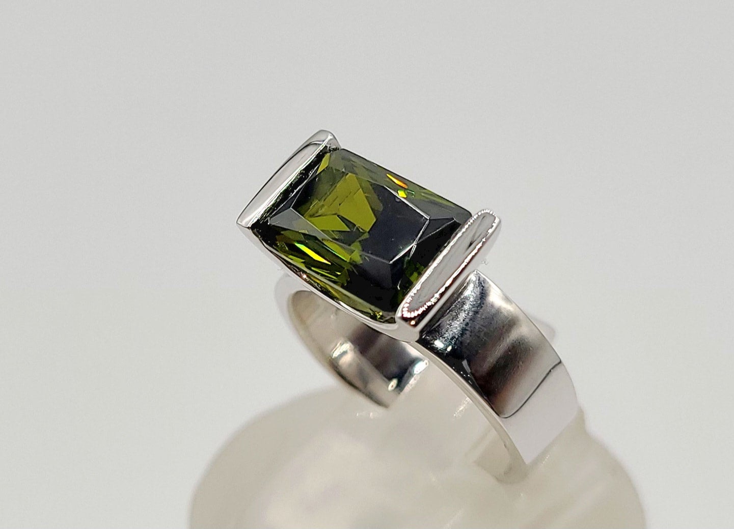 Silver 925 Olive Color Stone Ring