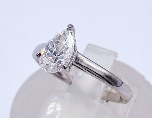 14kw Lab Grown Pear shaped Diamond = 1.03ct