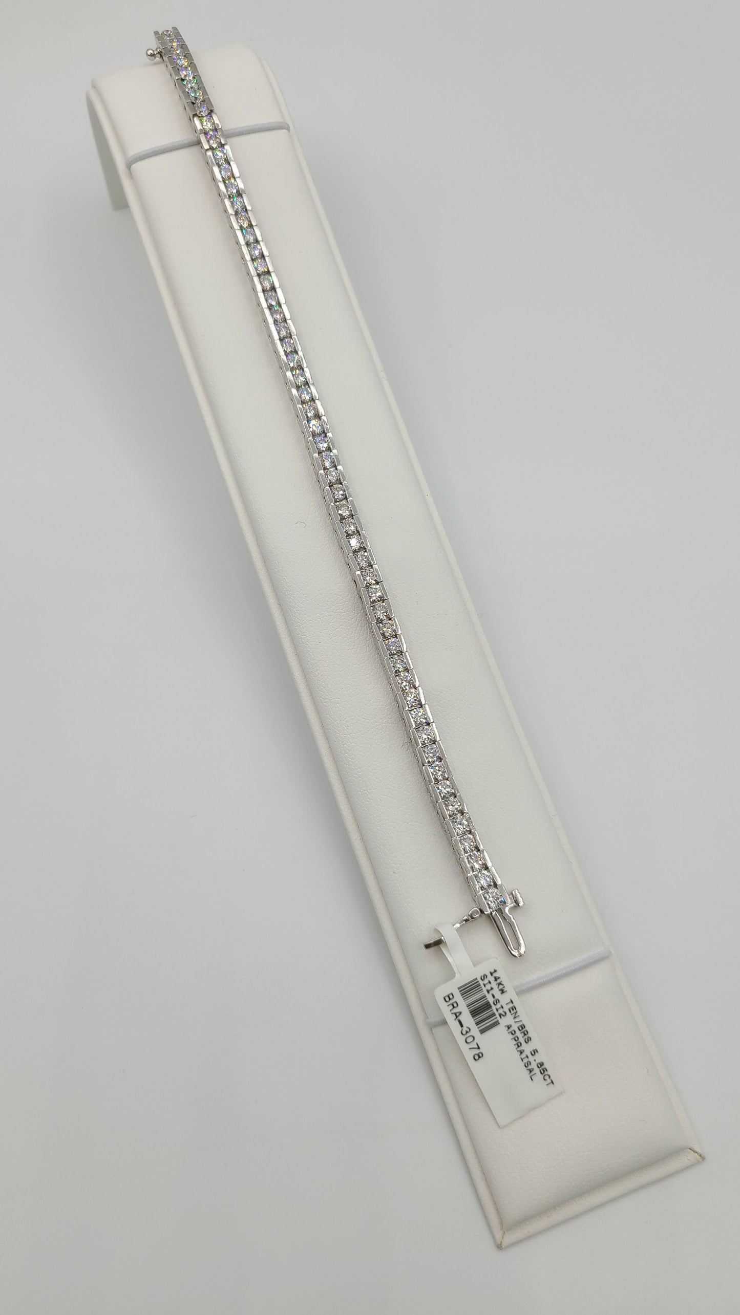 14k White Gold Diamond Tennis Bracelet 5.85cttw