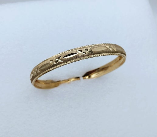 10k Diamond Cut Yellow Gold Bangle