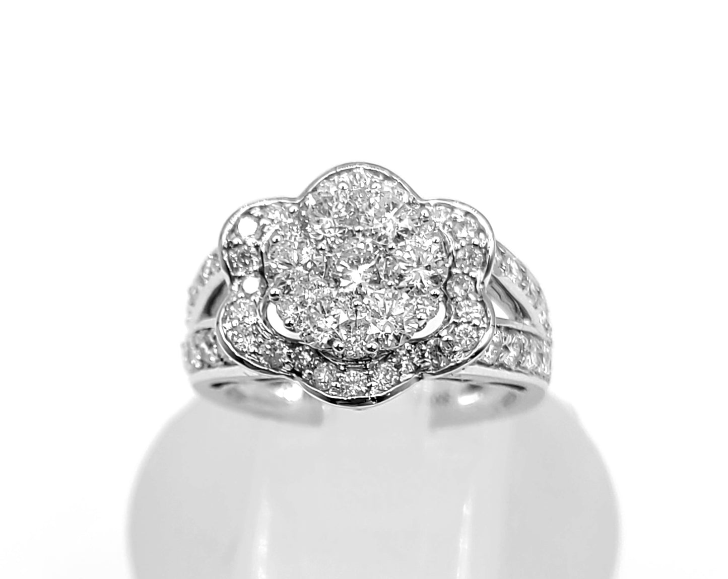 14k White Gold Cluster Dinner Diamond Ring