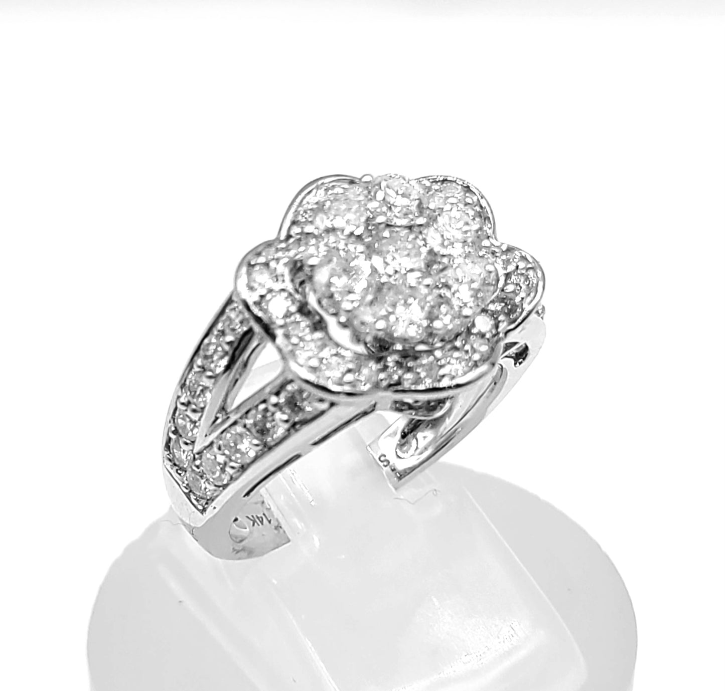 14k White Gold Cluster Dinner Diamond Ring